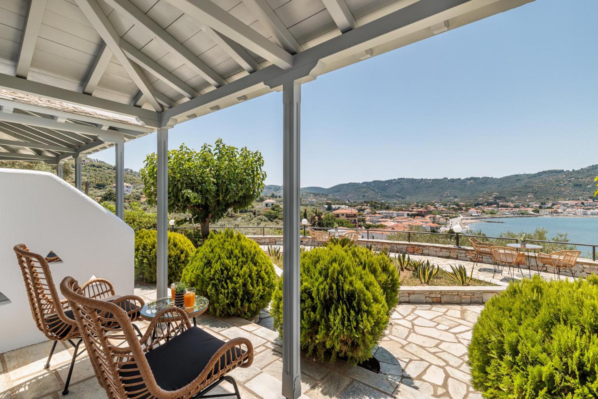 Ourania Studios & Apartments Skopelos Town Exterior photo